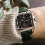 The surprisingly colour-changing Cartier Santos in green