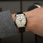 The Grand Seiko SLGW005 tributes a 1968 45GS with a double-signed Seiko dial